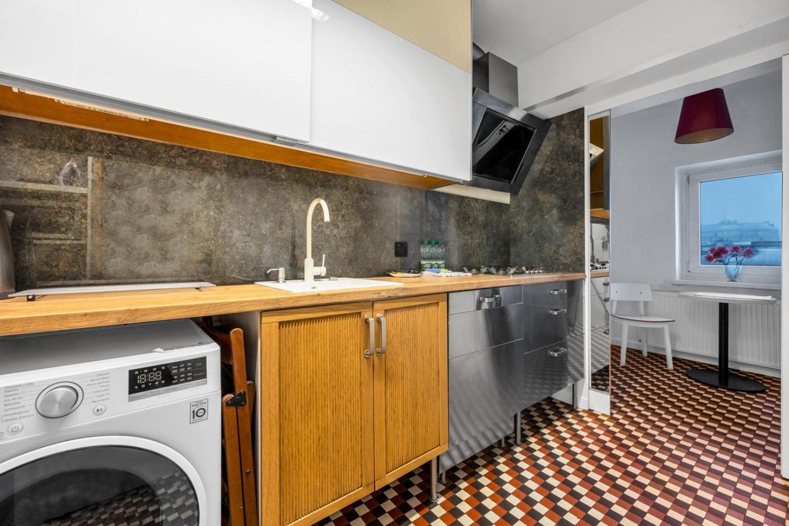Metro Politechnika 3-Bedroom Apartment ワルシャワ エクステリア 写真